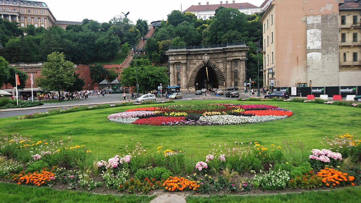 budapest-clark-adam-square